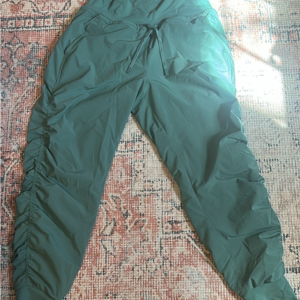 Athleta Green Ruched Jogger Pants